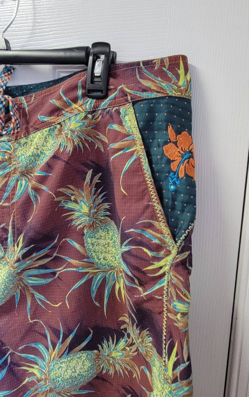 Robert Graham Fun In The Sun Strunk L 9" - Picture 5 of 7